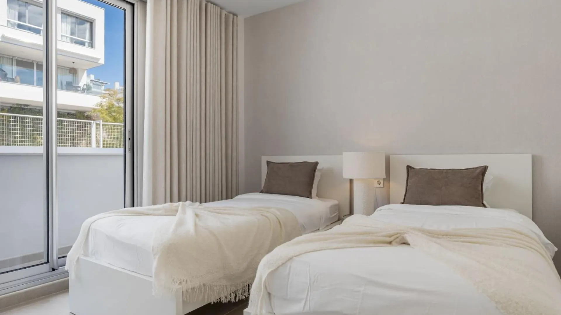 Vivi Homes - Feliz Estepona 0*,  Spanien