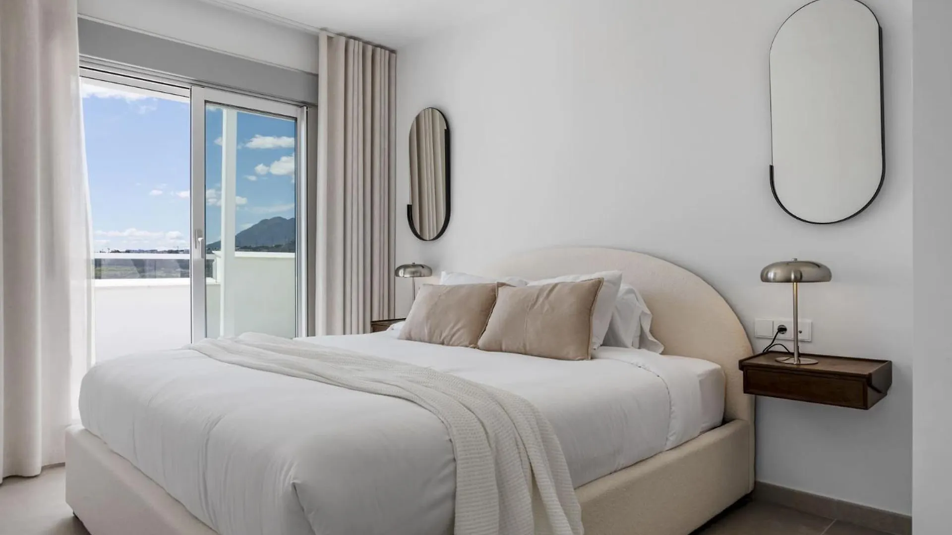 Vivi Homes - Feliz Estepona Lejlighed